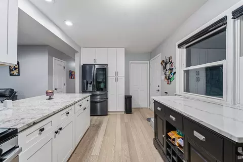 Kitchen - 16047 Cambridge Ct, Markham, IL 60428 photo 1 of 8