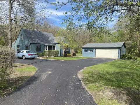 26301 N Highland Dr, Mundelein, IL 60060