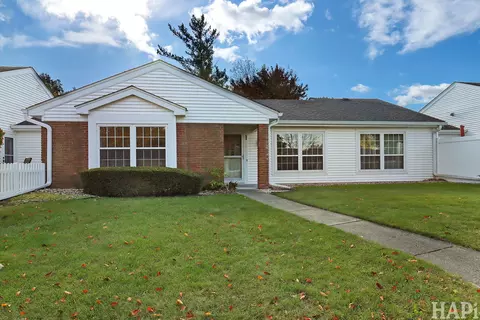 7216 Oxford Cir #230, Fox Lake, IL 60020
