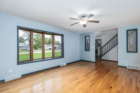 Living - 340 N Walker St, Braidwood, IL 60408 photo 1 of 4