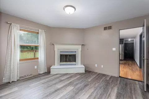 Living - 340 N Walker St, Braidwood, IL 60408 photo 4 of 4
