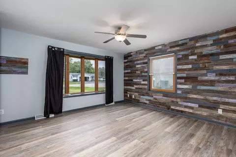 Living - 340 N Walker St, Braidwood, IL 60408 photo 3 of 4