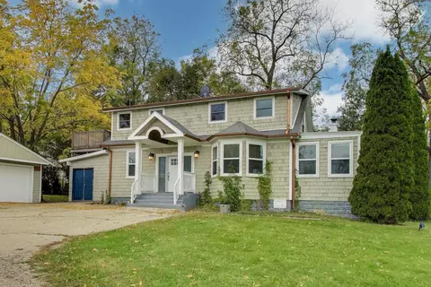 207 Shady Ln, Mundelein, IL 60060