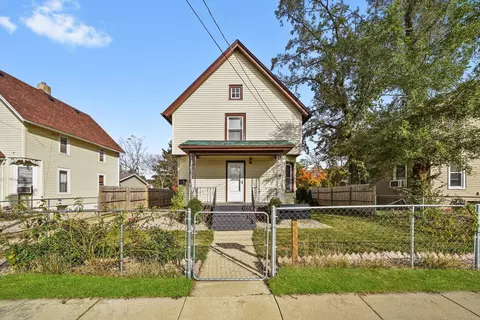 315 W 5th St, Belvidere, IL 61008