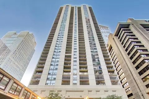 200 N Dearborn St #3905, Chicago, IL 60601