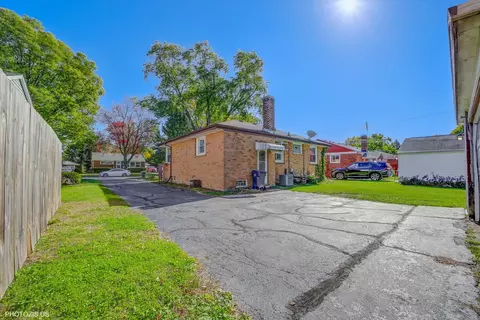 Exterior - 1210 Mohawk Dr, Elgin, IL 60120 photo 2 of 6