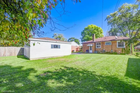 Exterior - 1210 Mohawk Dr, Elgin, IL 60120 photo 3 of 6
