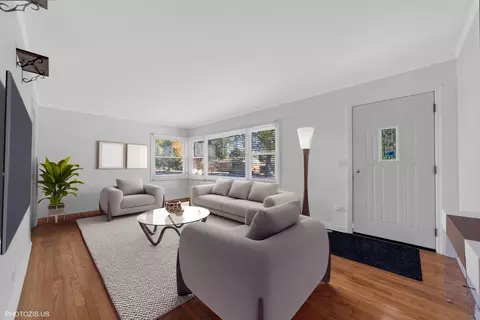 Other - 1210 Mohawk Dr, Elgin, IL 60120 photo 3 of 14
