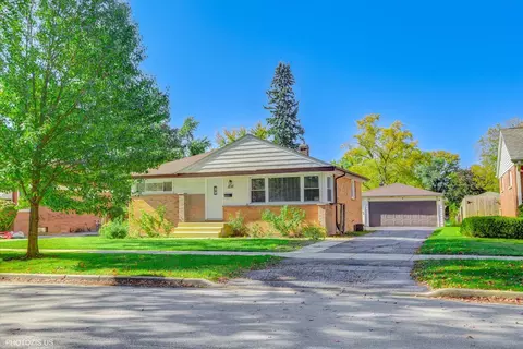 Exterior - 1210 Mohawk Dr, Elgin, IL 60120 photo 1 of 6