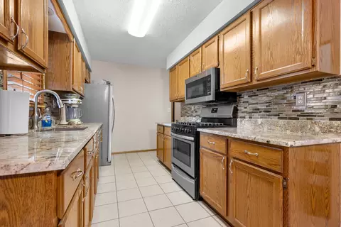 Kitchen - 11264 Cedarbrook Rd, Roscoe, IL 61073 photo 2 of 2