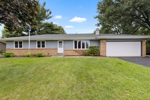 11264 Cedarbrook Rd, Roscoe, IL 61073