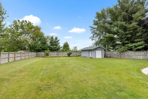 Exterior - 11264 Cedarbrook Rd, Roscoe, IL 61073 photo 8 of 8