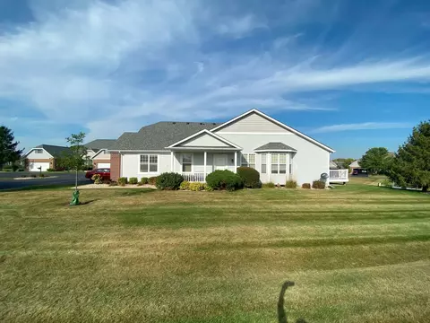 3727 Westlake Village Dr, Winnebago, IL 61088