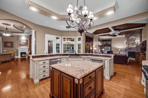 Kitchen - 47 Stonebrook Ct, Bloomington, IL 61704 photo 4 of 16