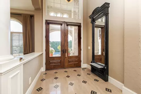 Entry Way - 47 Stonebrook Ct, Bloomington, IL 61704 photo 1 of 3