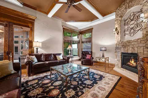 Living - 47 Stonebrook Ct, Bloomington, IL 61704 photo 12 of 14