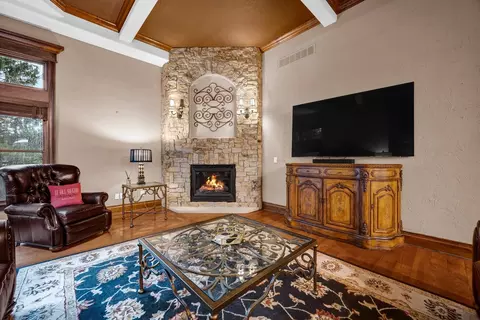 Living - 47 Stonebrook Ct, Bloomington, IL 61704 photo 14 of 14