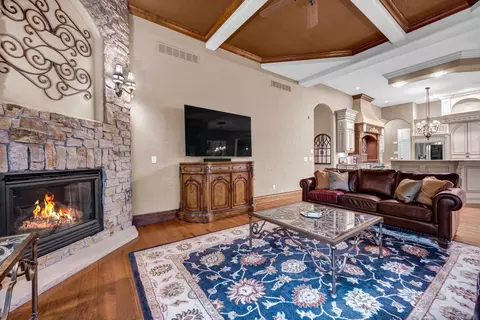 Living - 47 Stonebrook Ct, Bloomington, IL 61704 photo 13 of 14