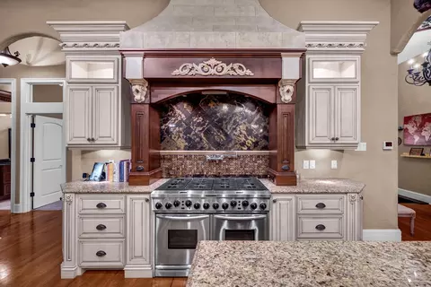 Kitchen - 47 Stonebrook Ct, Bloomington, IL 61704 photo 5 of 16