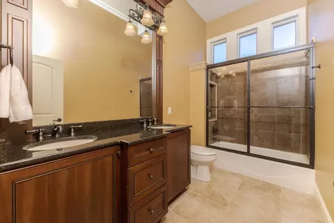 Bath - 47 Stonebrook Ct, Bloomington, IL 61704 photo 1 of 6