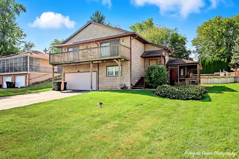 34726 N Mudjekeewis Ter, Mchenry, IL 60051