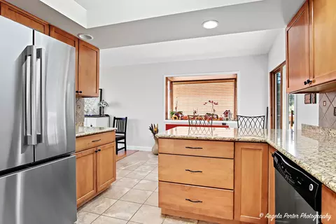 34726 N Mudjekeewis Ter, Mchenry, IL 60051 photo 4
