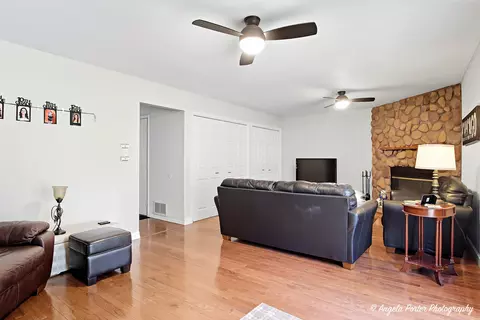 34726 N Mudjekeewis Ter, Mchenry, IL 60051 photo 20