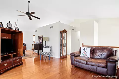 34726 N Mudjekeewis Ter, Mchenry, IL 60051 photo 14