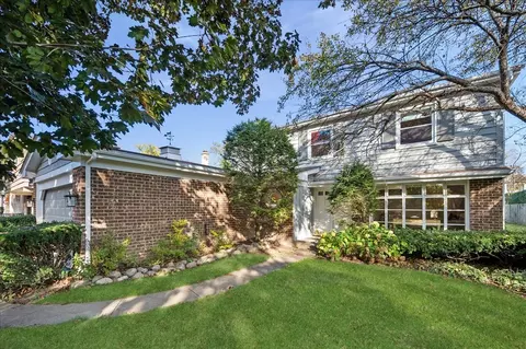 1685 Sherwood Ave, Highland Park, IL 60035