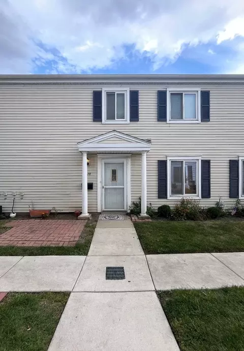 1378 Quaker Ln #160D, Prospect Heights, IL 60070