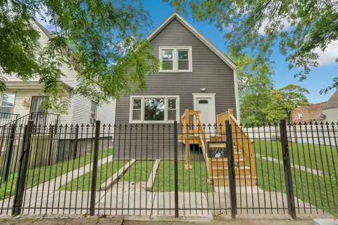 5712 S Wolcott Ave, Chicago, IL 60636