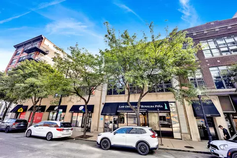 1617 S Michigan Ave #202, Chicago, IL 60616
