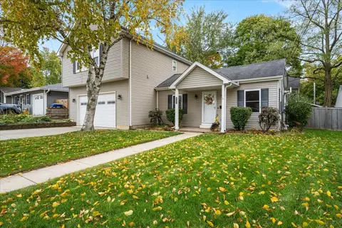 907 Ohio Ave, Saint Charles, IL 60174