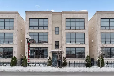 2447 W Irving Park Rd #1W, Chicago, IL 60618