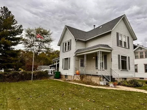 1006 Illinois Ave, Mendota, IL 61342