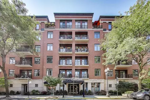 1414 N Wells St #405, Chicago, IL 60610