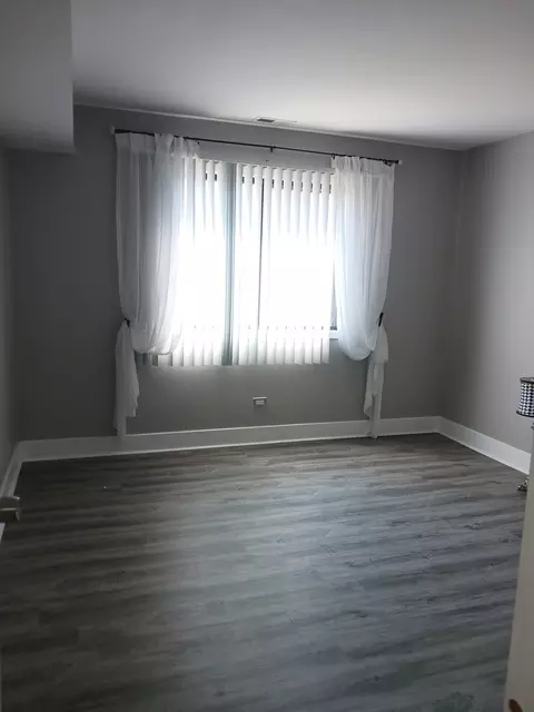 Bedroom - 9330 Hamilton Ct #E, Des Plaines, IL 60016 photo 1 of 1