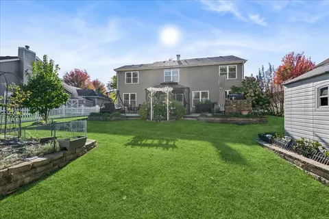 Exterior - 1529 Longmeadow Ln, Bartlett, IL 60103 photo 6 of 7