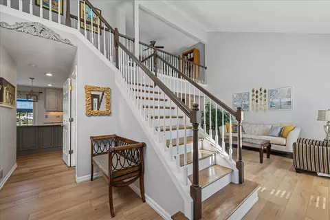 Entry Way - 1529 Longmeadow Ln, Bartlett, IL 60103 photo 2 of 4