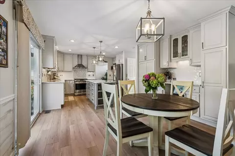 Kitchen - 1529 Longmeadow Ln, Bartlett, IL 60103 photo 1 of 5