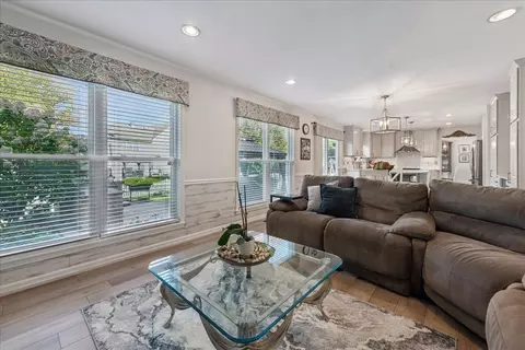 Living - 1529 Longmeadow Ln, Bartlett, IL 60103 photo 2 of 2