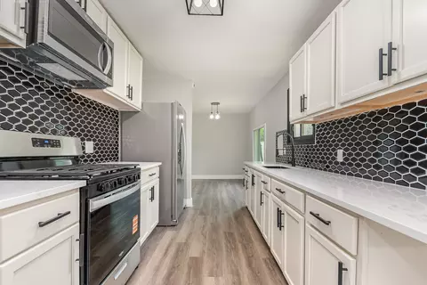 Kitchen - 16632 Sawyer Ave, Markham, IL 60428 photo 2 of 2