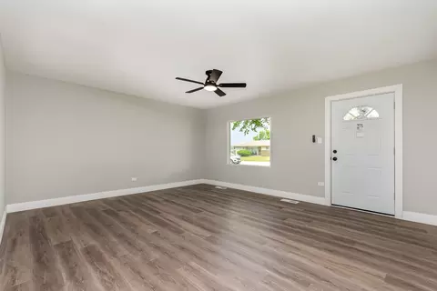 Living - 16632 Sawyer Ave, Markham, IL 60428 photo 2 of 2