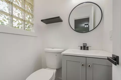 Bath - 16632 Sawyer Ave, Markham, IL 60428 photo 2 of 2
