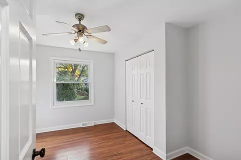 Bedroom - 18 Greenview Rd, Oakwood Hills, IL 60013 photo 2 of 2