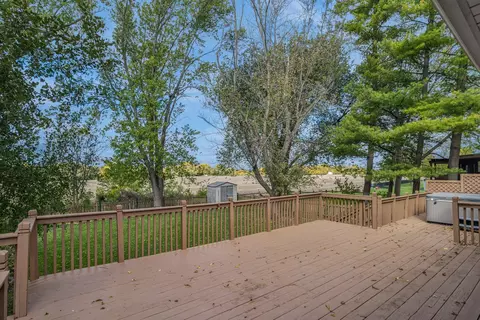 Exterior - 18 Greenview Rd, Oakwood Hills, IL 60013 photo 3 of 7