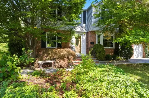 4326 Bobolink Ter, Skokie, IL 60076