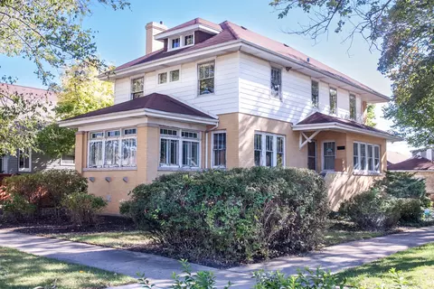 5255 W Belle Plaine Ave, Chicago, IL 60641