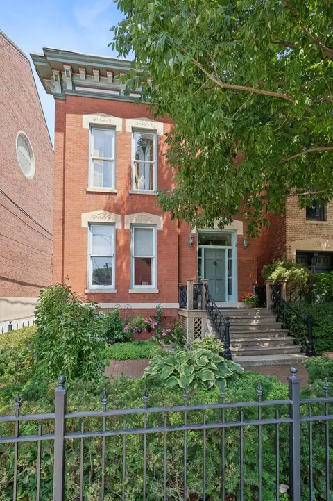 Undisclosed, Chicago, IL 60614