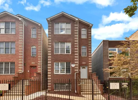 1446 N Campbell Ave, Chicago, IL 60622